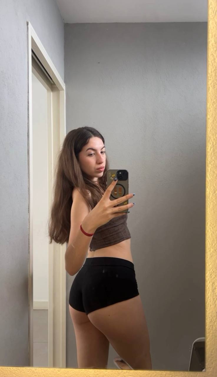 Amber in her underwear in New Delhi