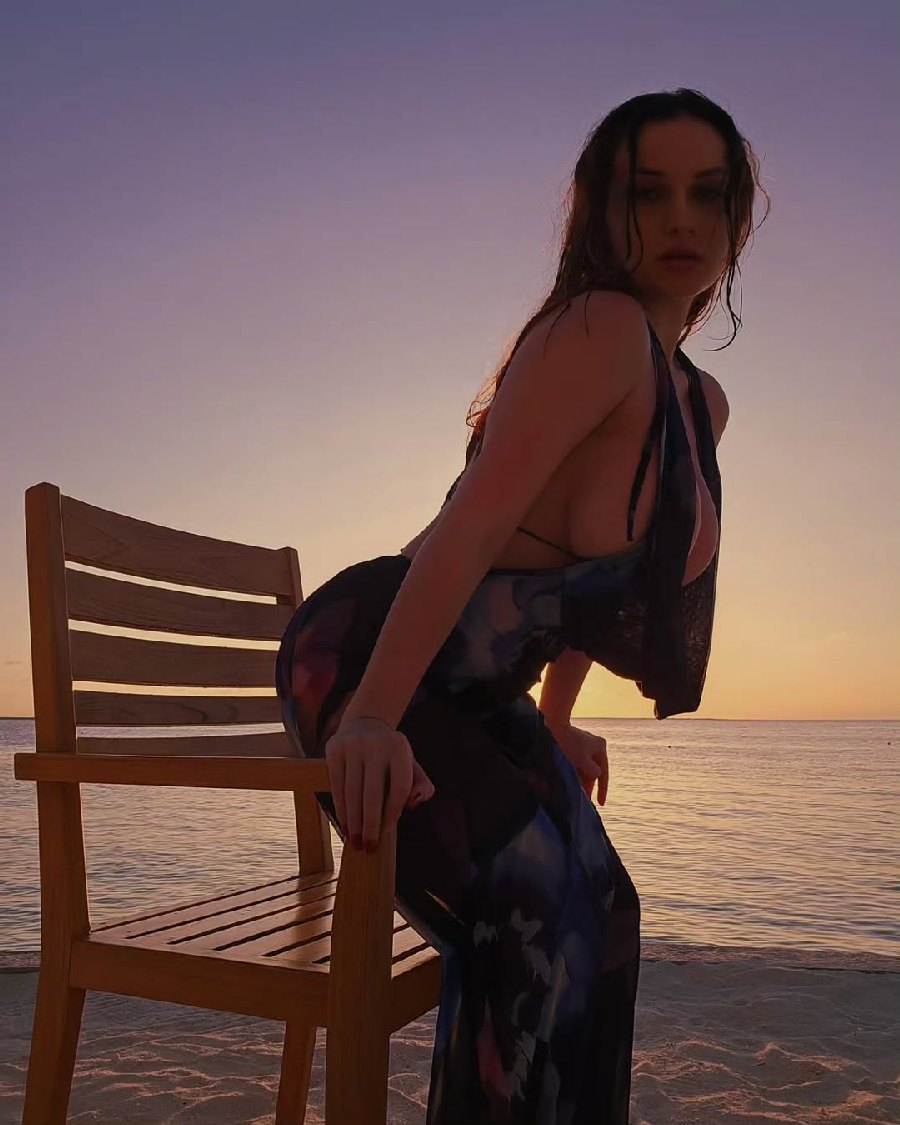 Sexy girl Miranda Faith nude in New Delhi