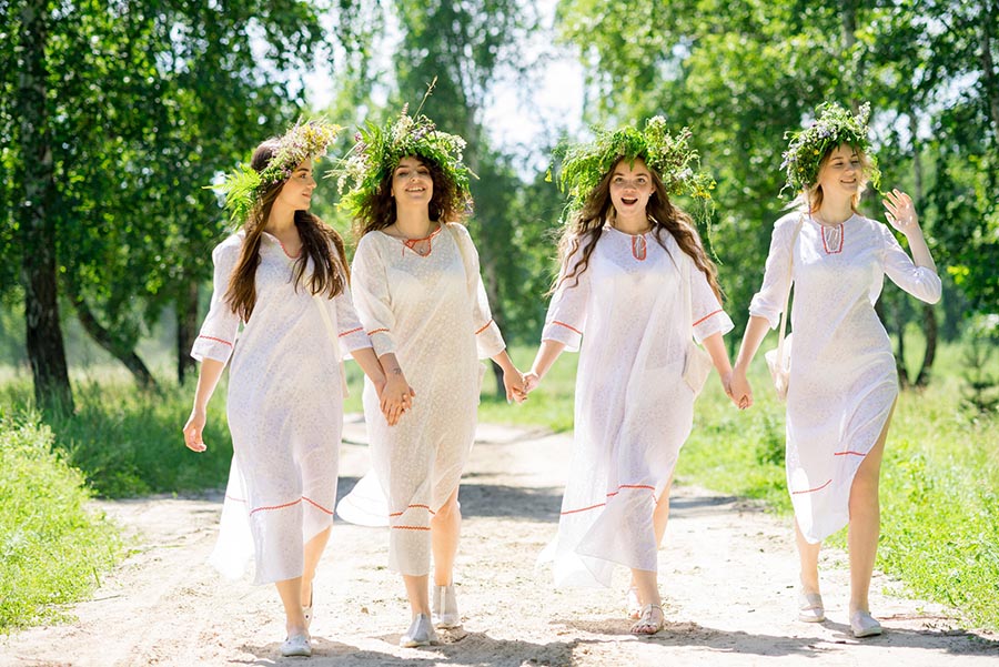 Slavic girls in New Delhi