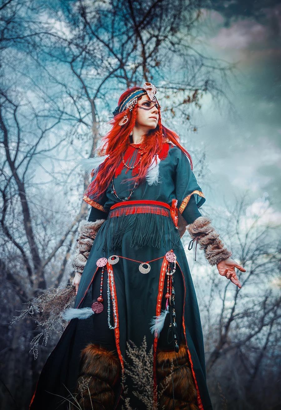 Girls in Slavic costumes underwear in New Delhi