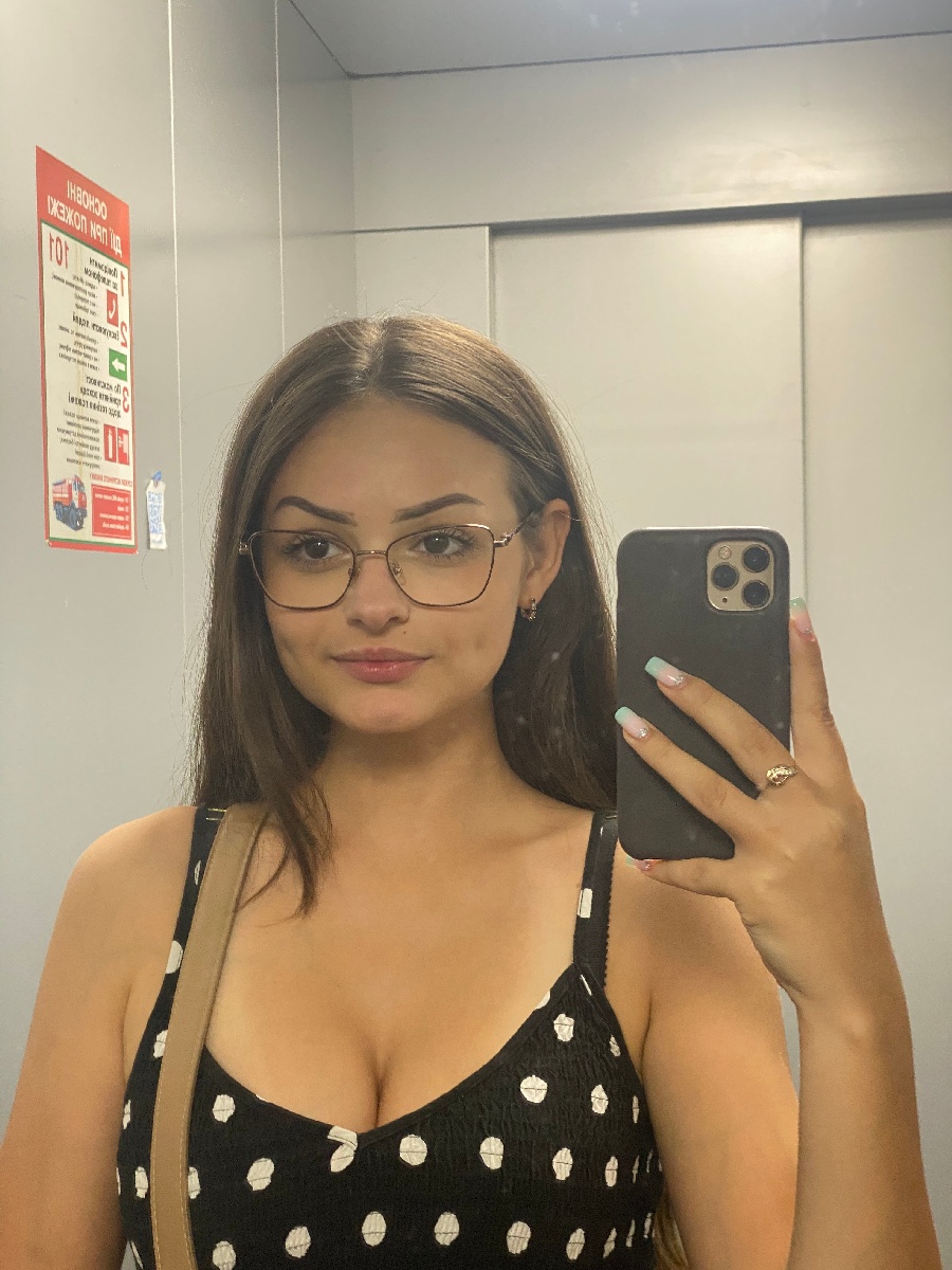 Sexy model Stacy in New Delhi