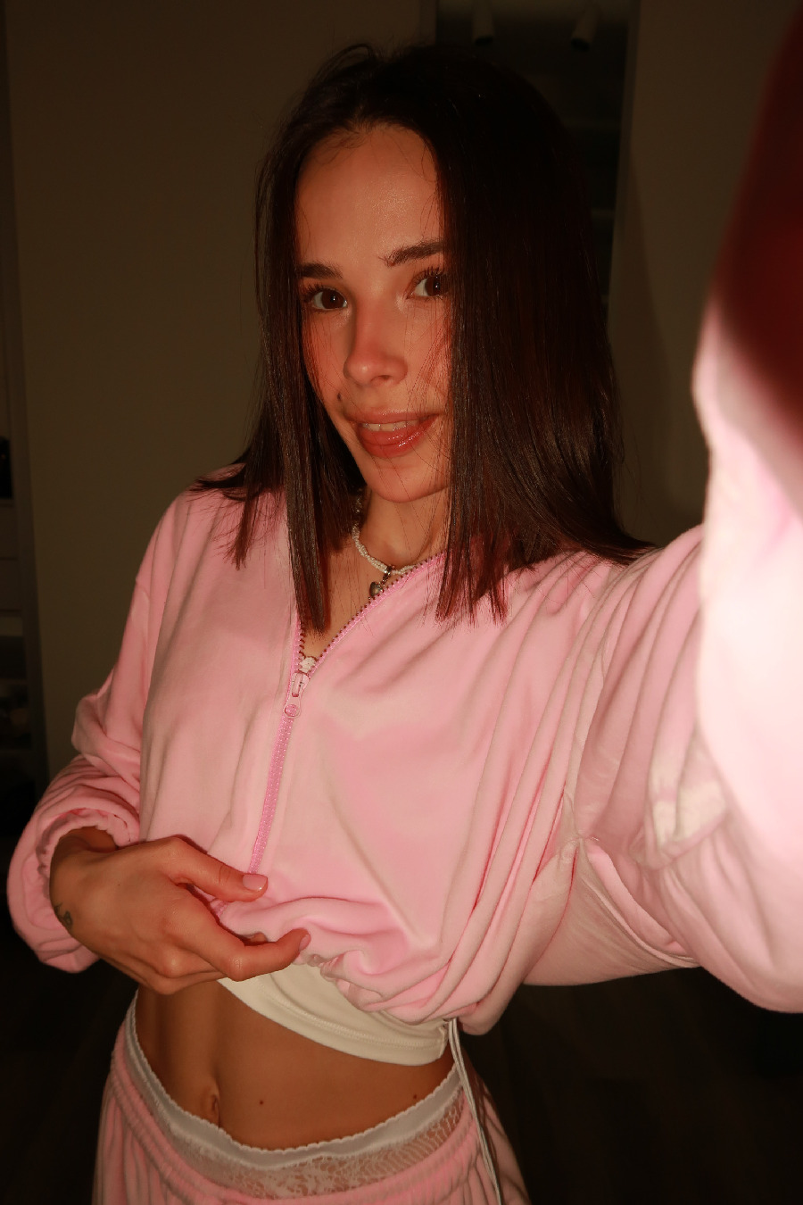 Tina brings the glow — live moments in New Delhi