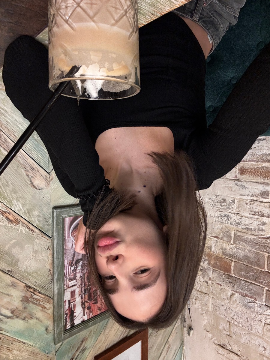 Fresh photos, fresh mood — Tina online in New Delhi